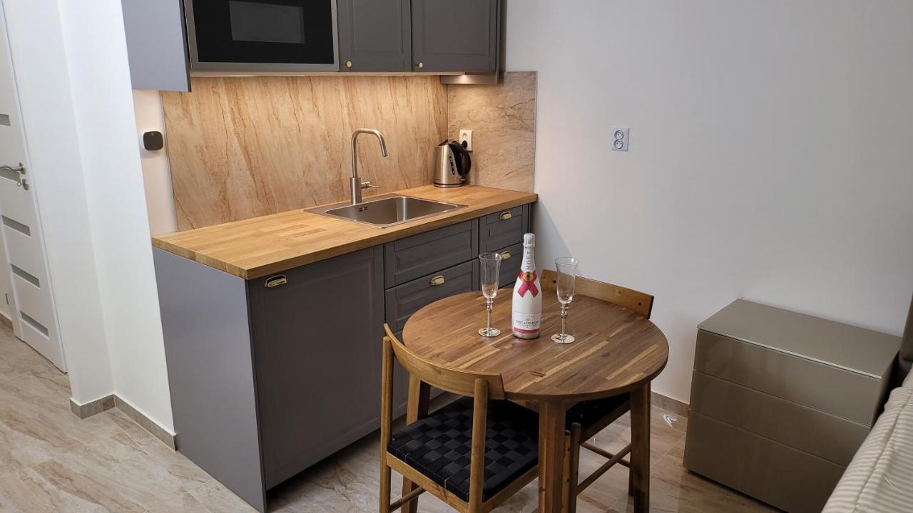 Luxusni Apartman Nedaleko Centra Praag Buitenkant foto